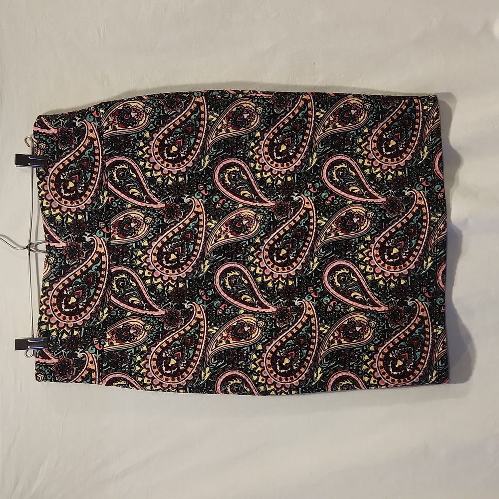 Lularoe Medium Paisley Pencil elastic waist skirt